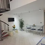 בית אירוח Dany House